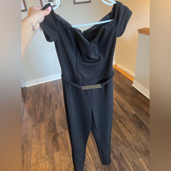 Stunning GUESS jumpsuit with belt XS - Picture 2 of 2